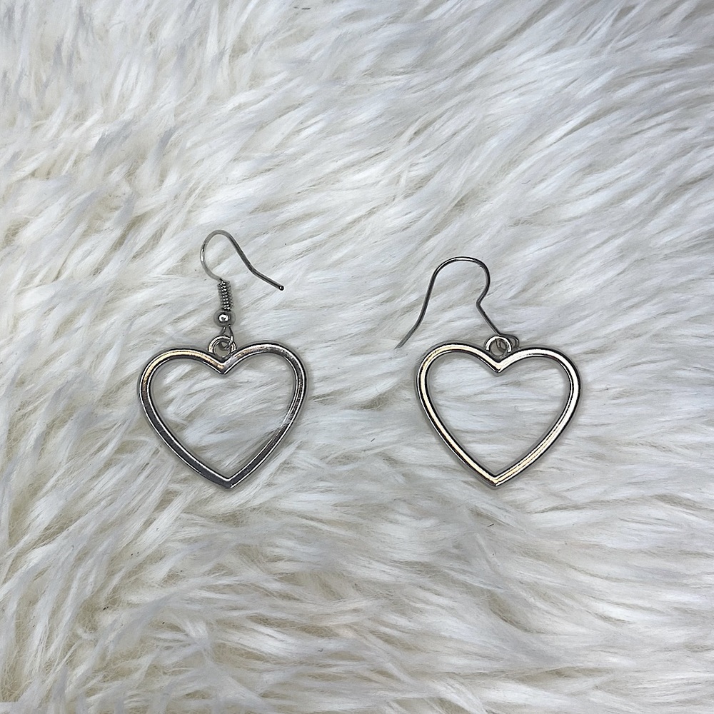 Heart shaped earrings with heart beaded necklace ❤️🌟